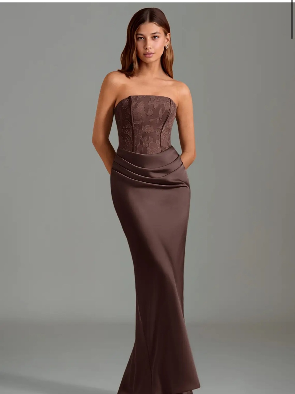 NWOT Azazie Emilia Stretch
Ganache Mermaid Strapless Stretch Satin Dress